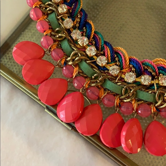 Multicolored pink bib necklace with diamonds - Picture 2 of 3